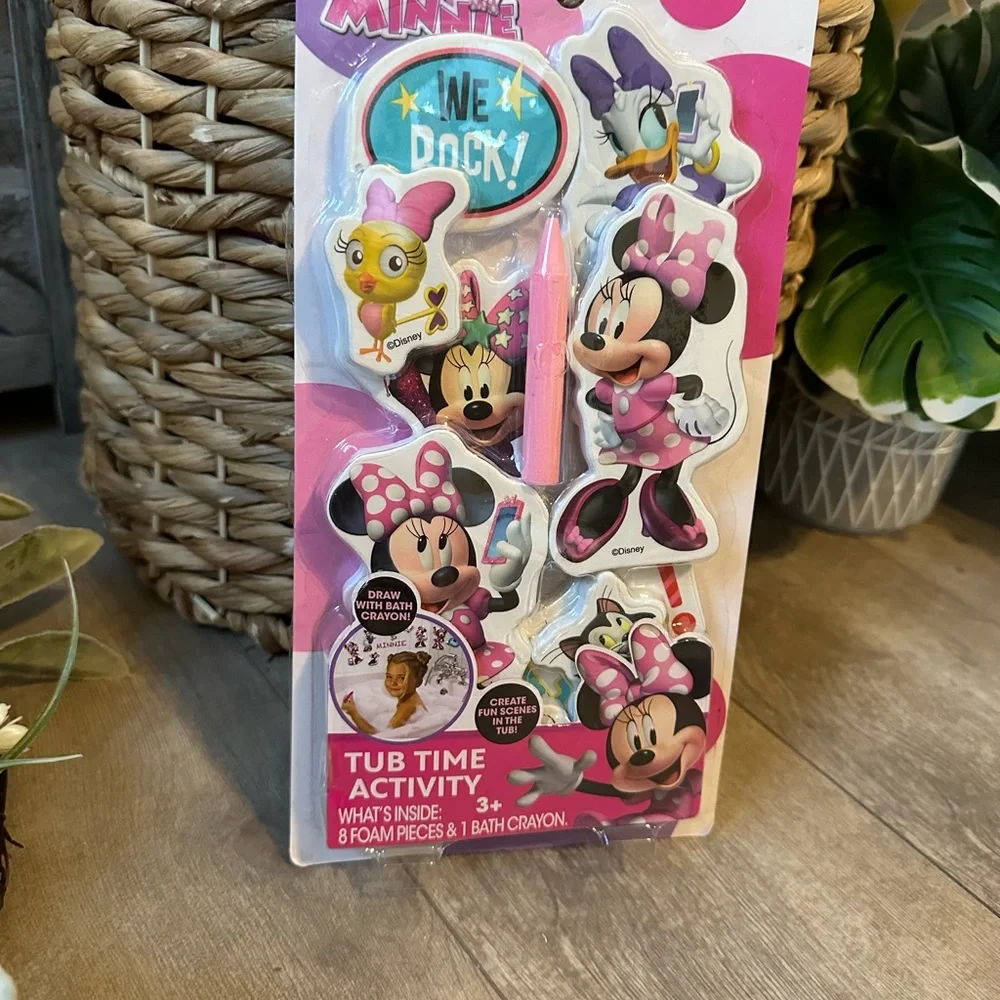 New Disney Minnie Mouse Bath Toys Crayon & Foam Friends Tub Time Activity Set